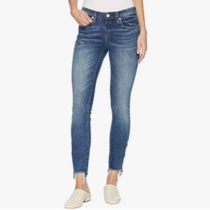 ❣️🎯Blank NYC The Reade Stagger Hem Skinny Jeans